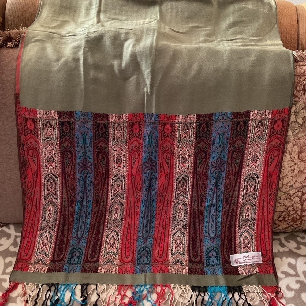 NWT REVERSIBLE PASHMINA WOOL SCARF